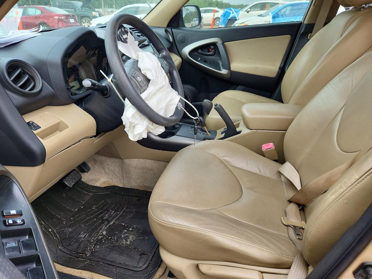 TOYOTA RAV4 2011 — 7