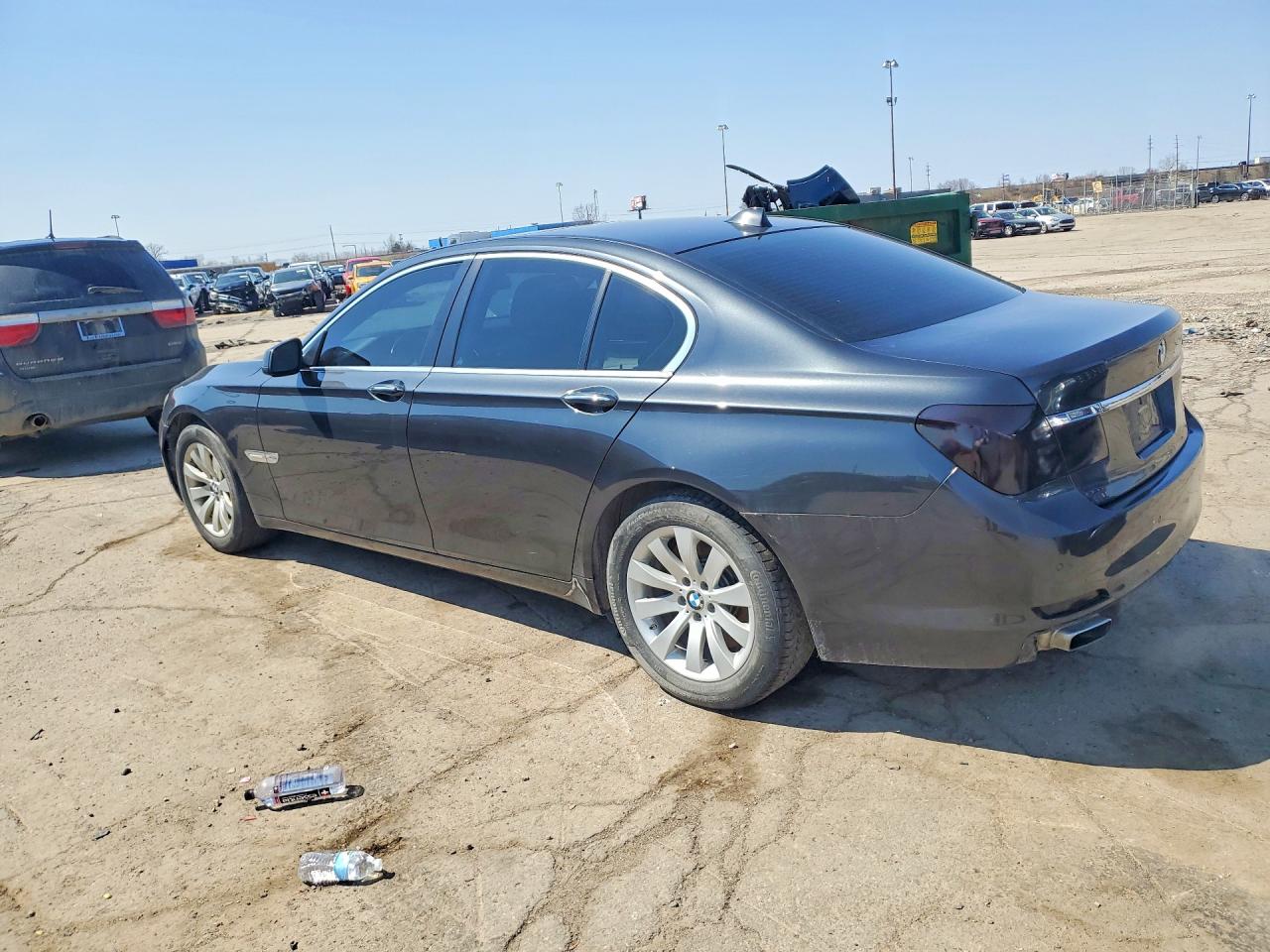 BMW 750 2011 — 2