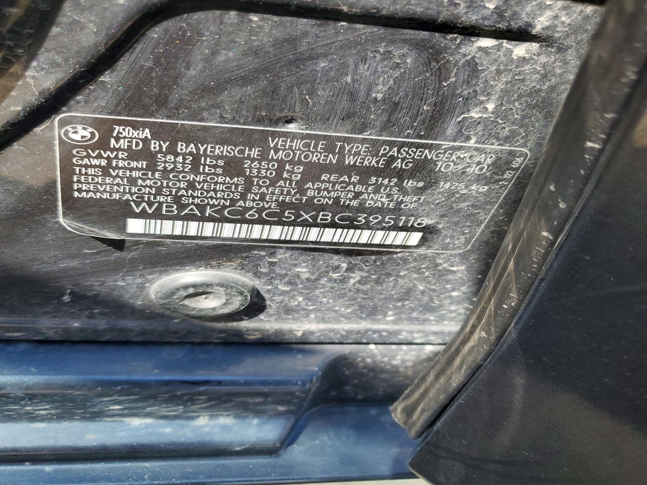BMW 750 2011 — 12