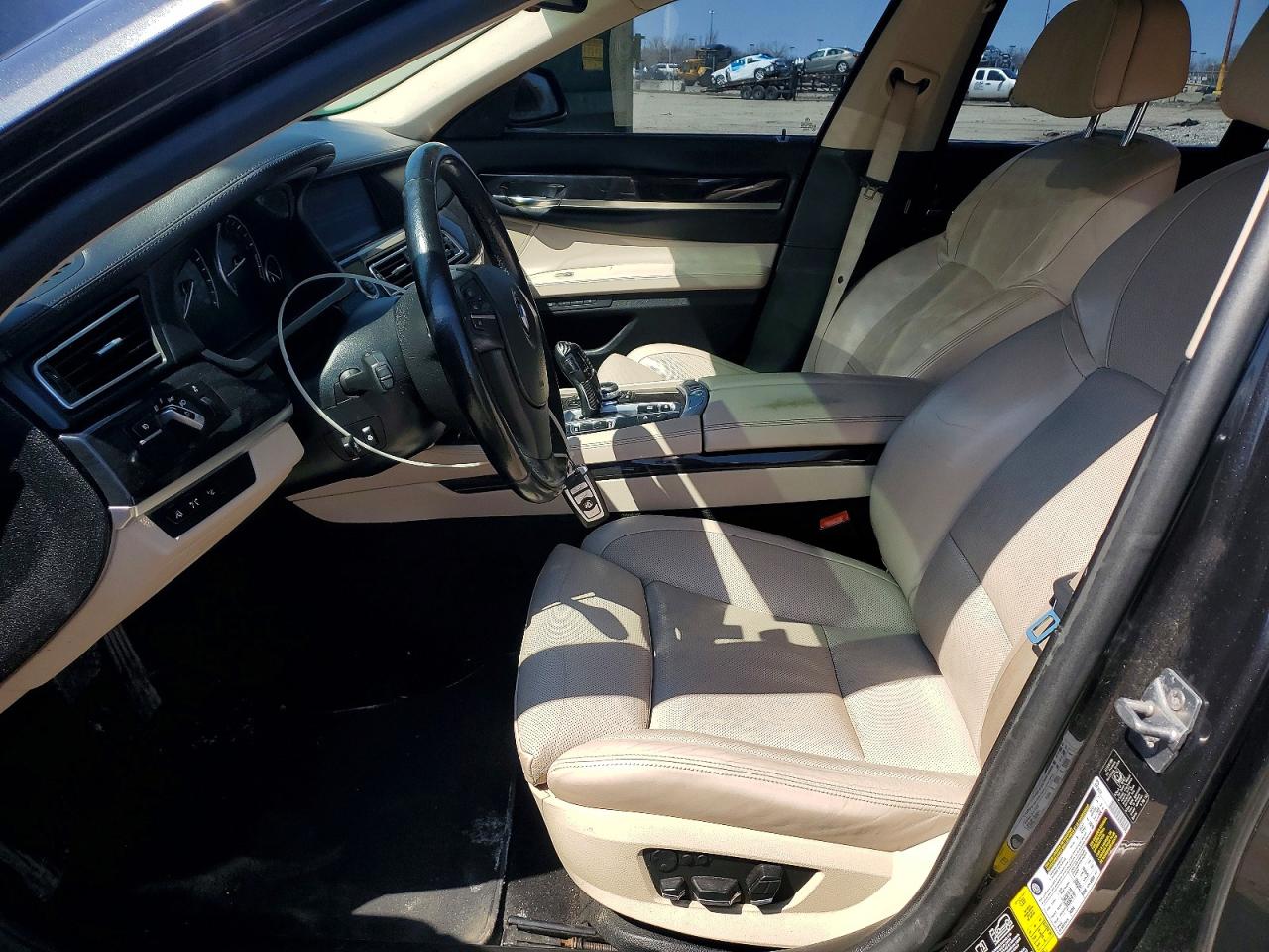 BMW 750 2011 — 7