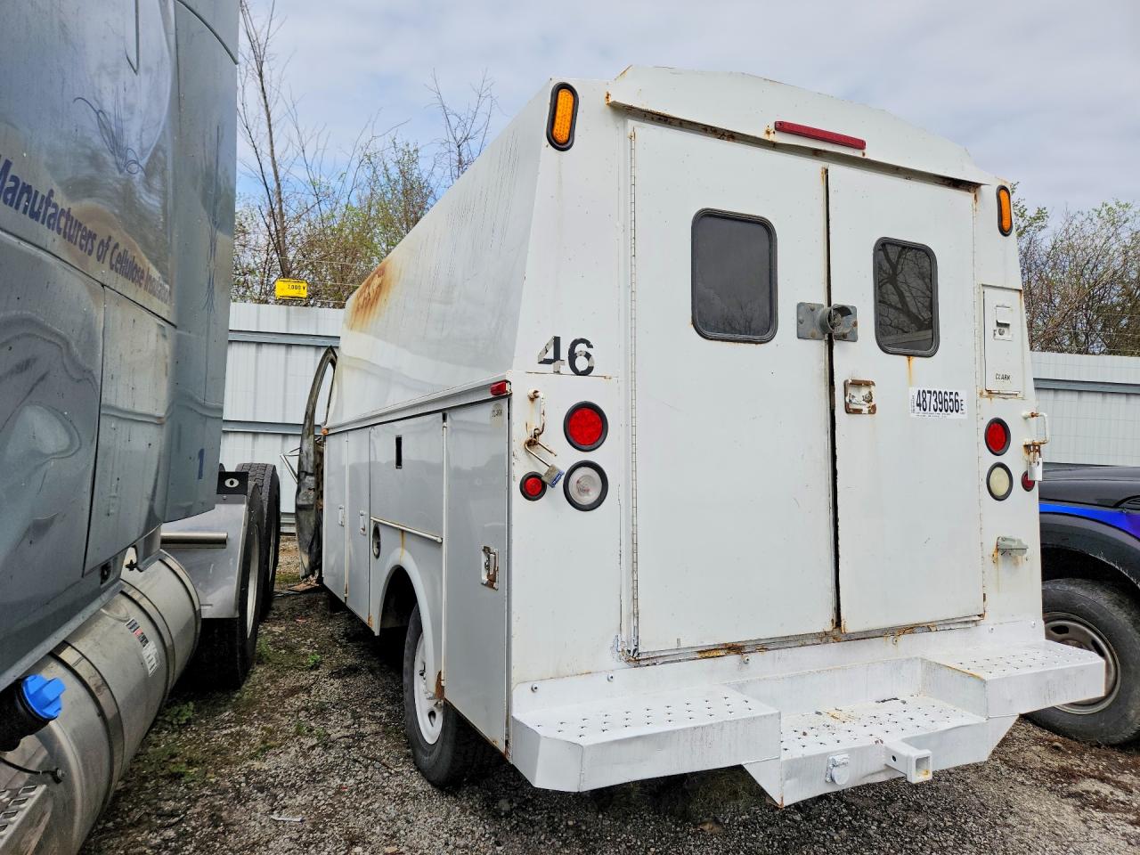 CHEVROLET EXPRESS G3500 2003 — 3