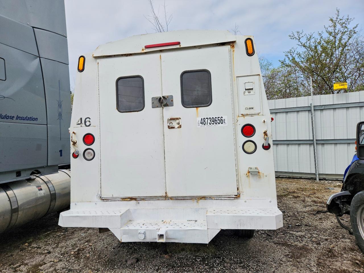 CHEVROLET EXPRESS G3500 2003 — 7