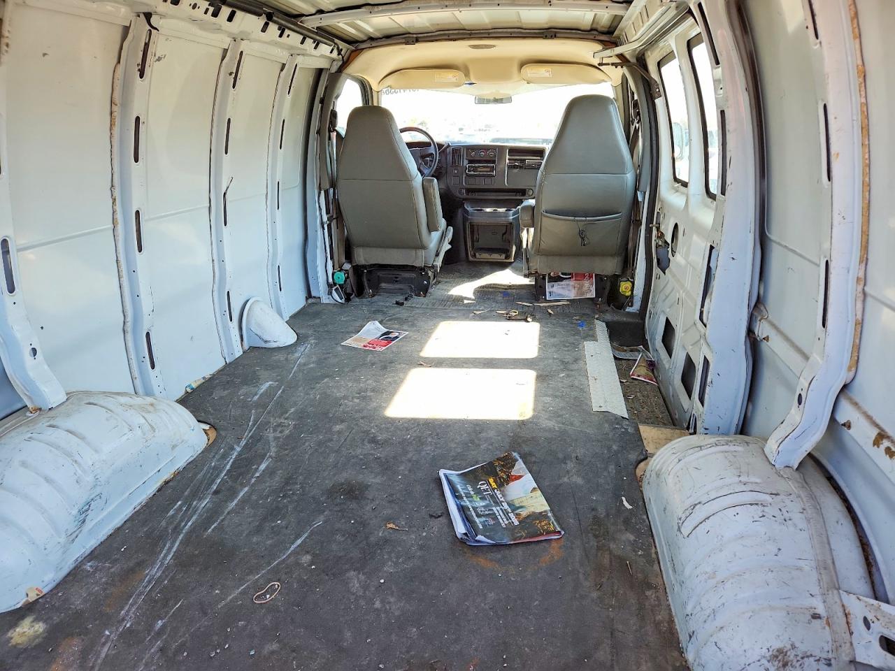 GMC SAVANA 2005 — 11