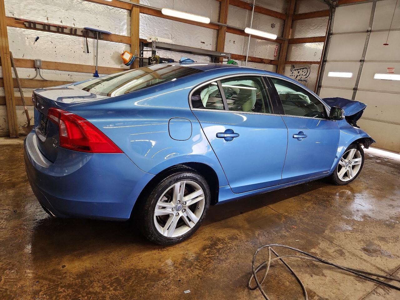 VOLVO S60 2014 — 4