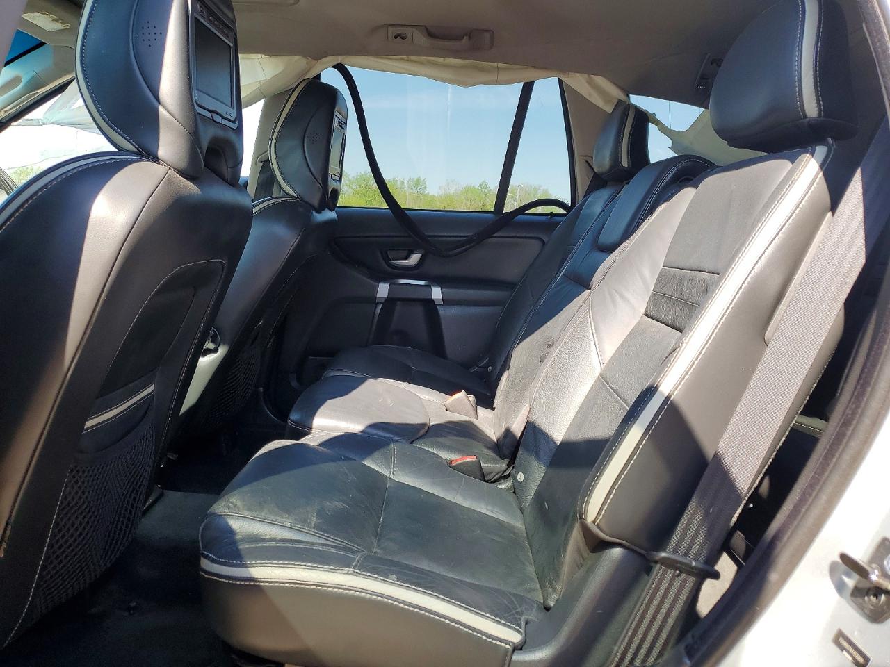 VOLVO XC90 2010 — 12