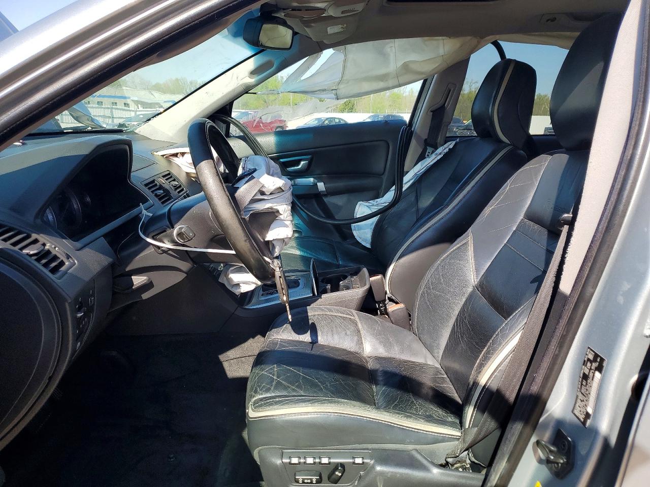 VOLVO XC90 2010 — 8