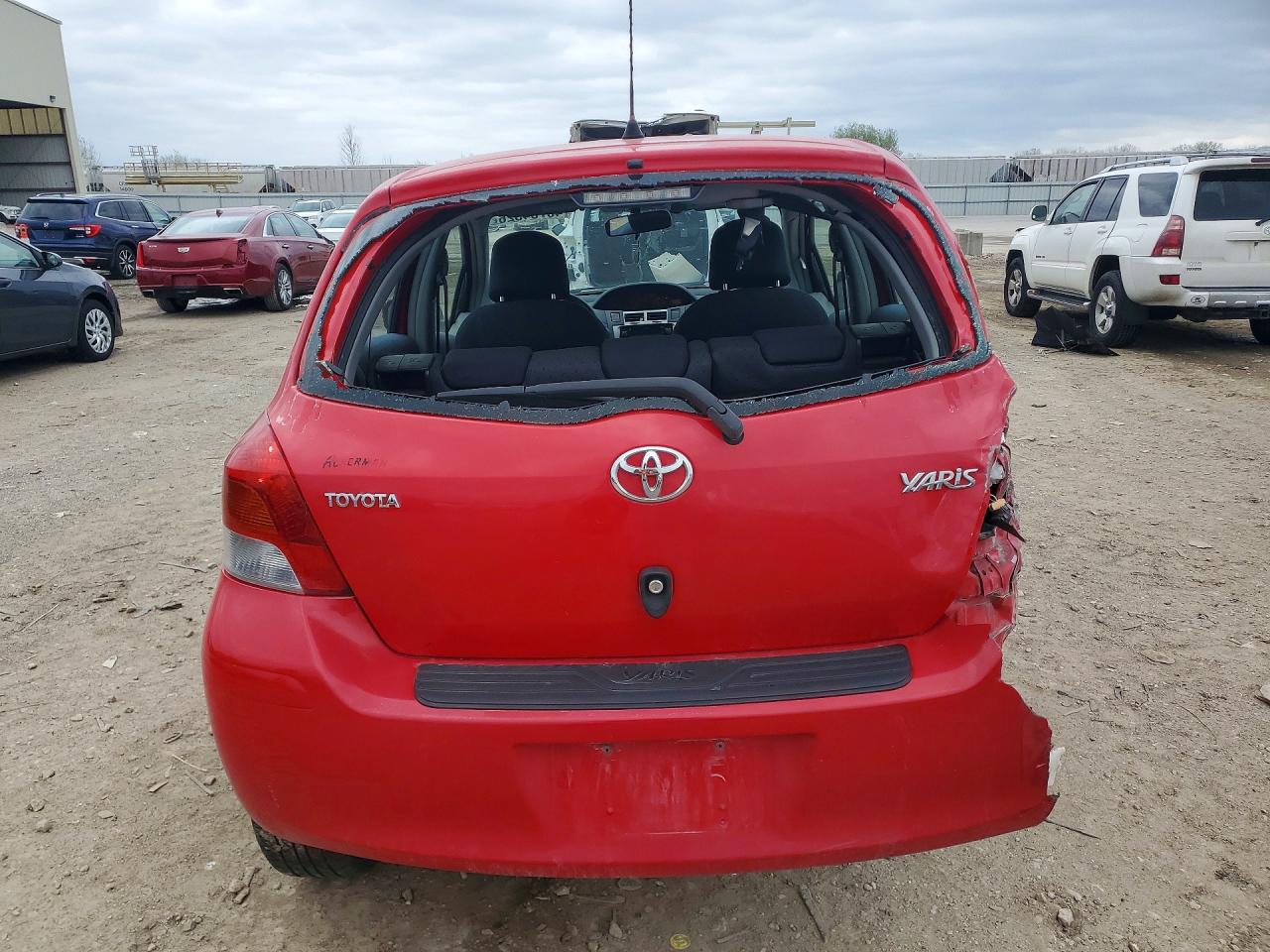 TOYOTA YARIS 2010 — 7