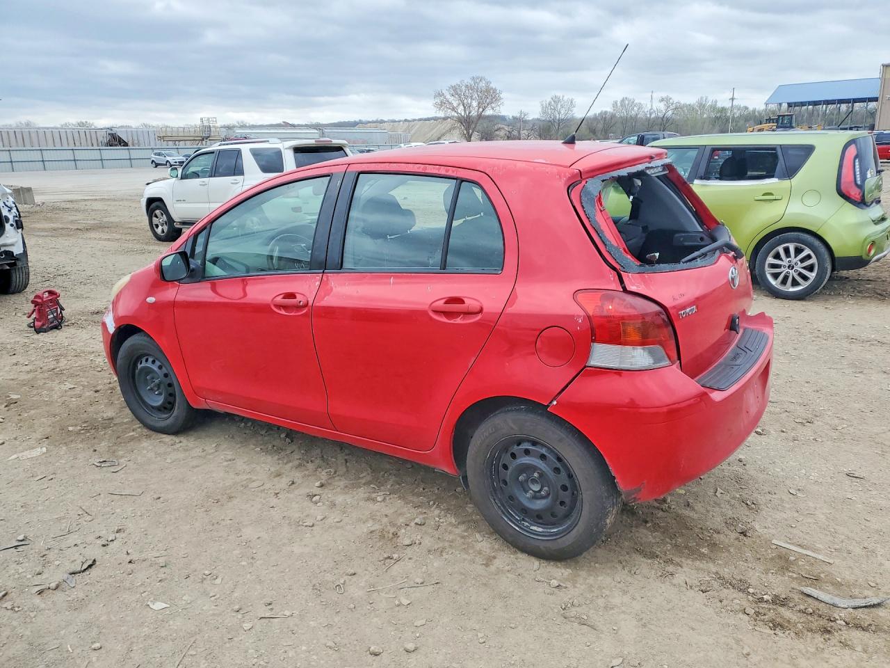 TOYOTA YARIS 2010 — 3