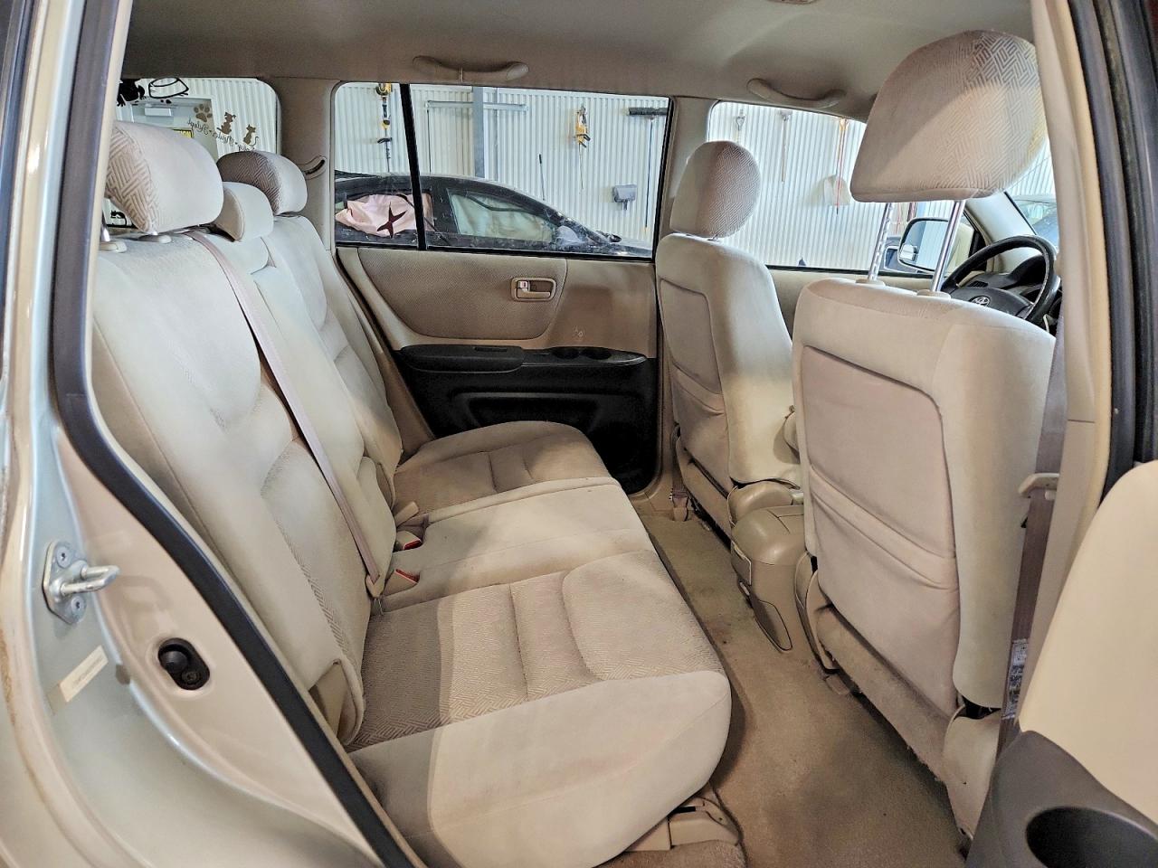 TOYOTA HIGHLANDER 2002 — 12