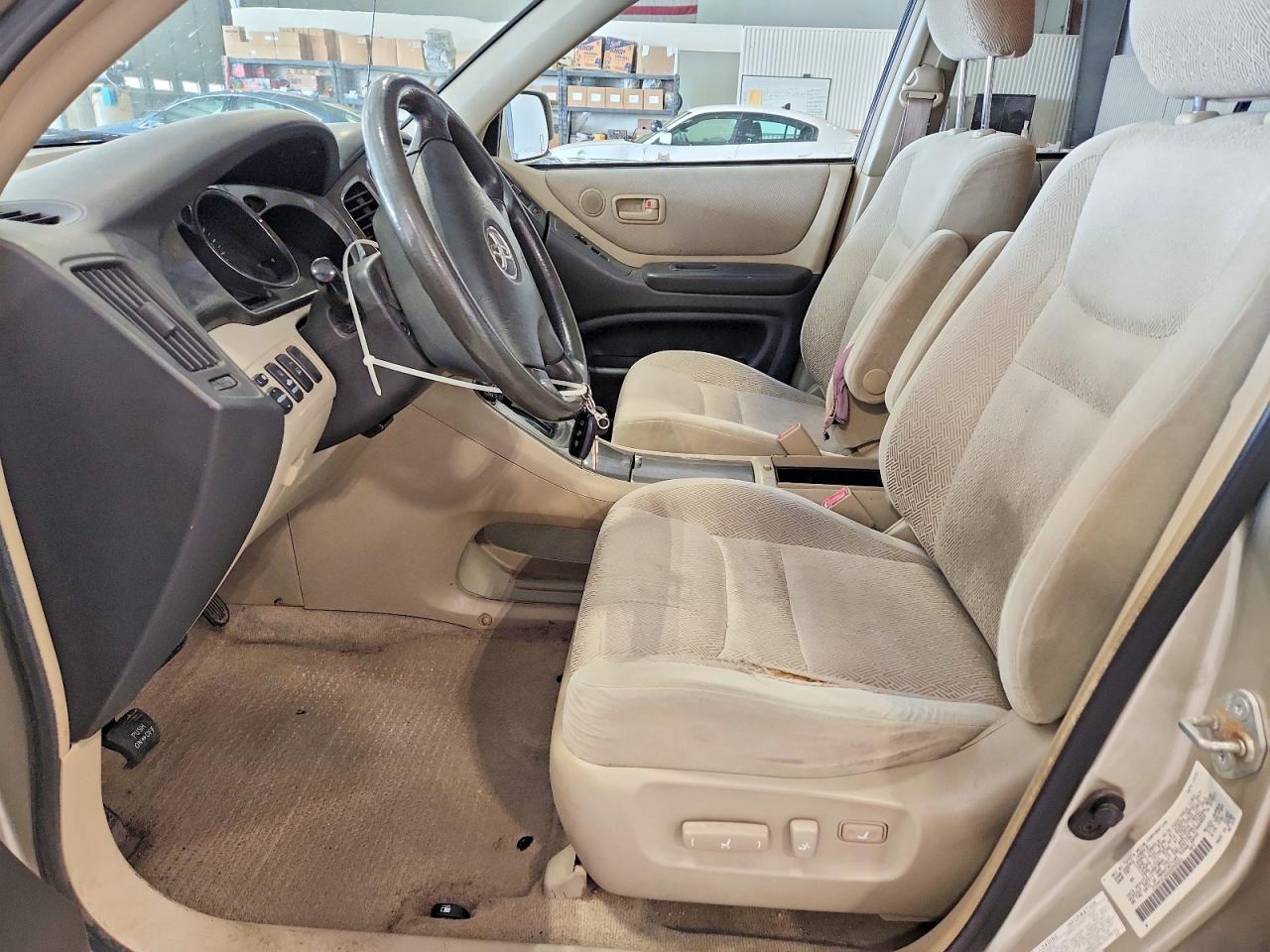 TOYOTA HIGHLANDER 2002 — 8