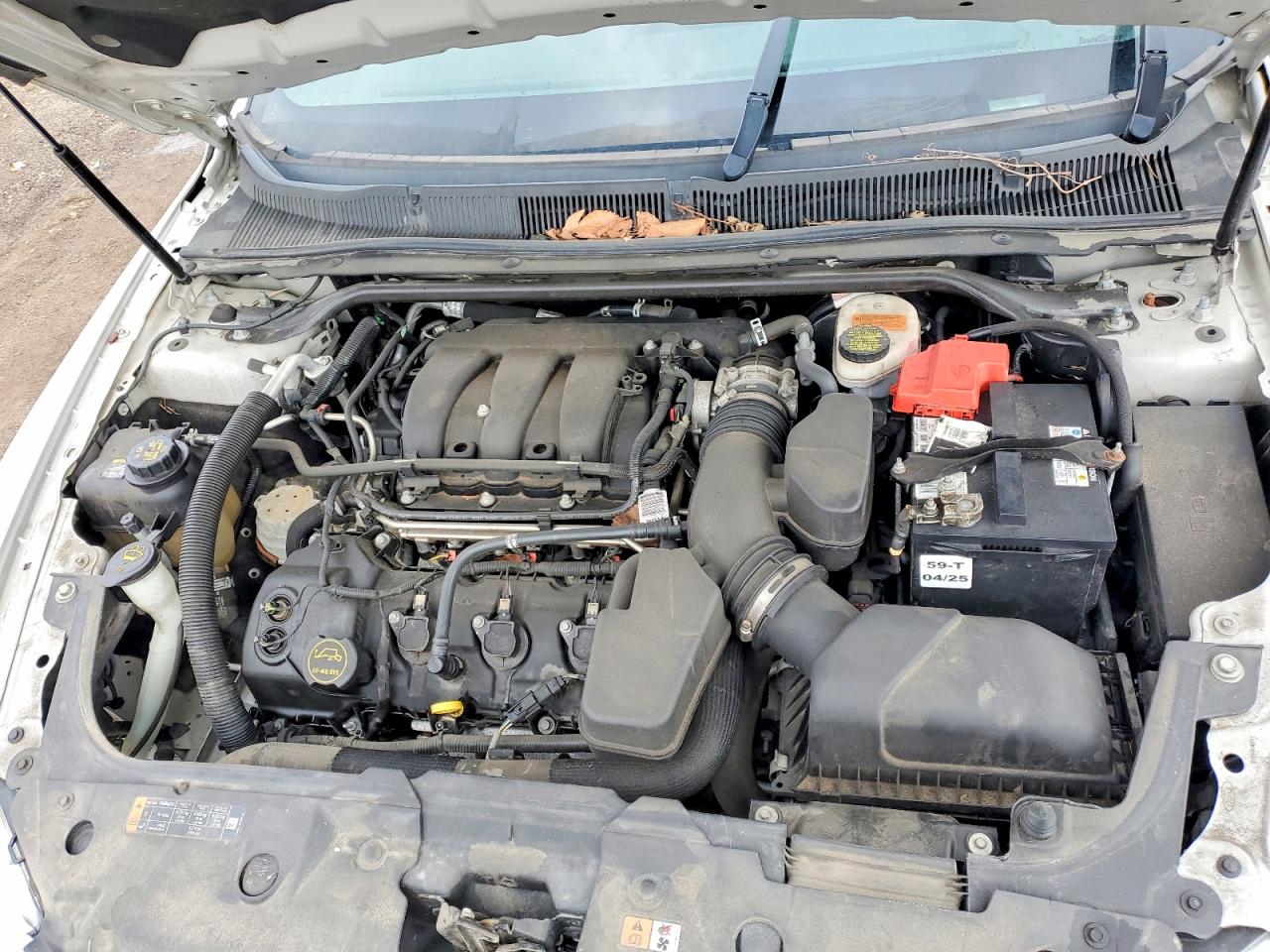 FORD TAURUS 2018 — 12