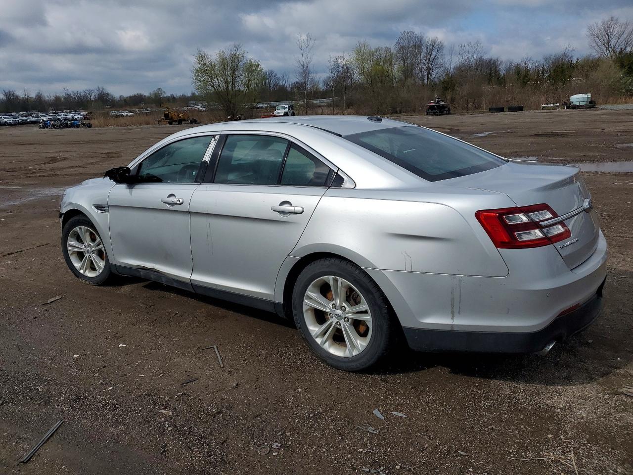 FORD TAURUS 2018 — 3