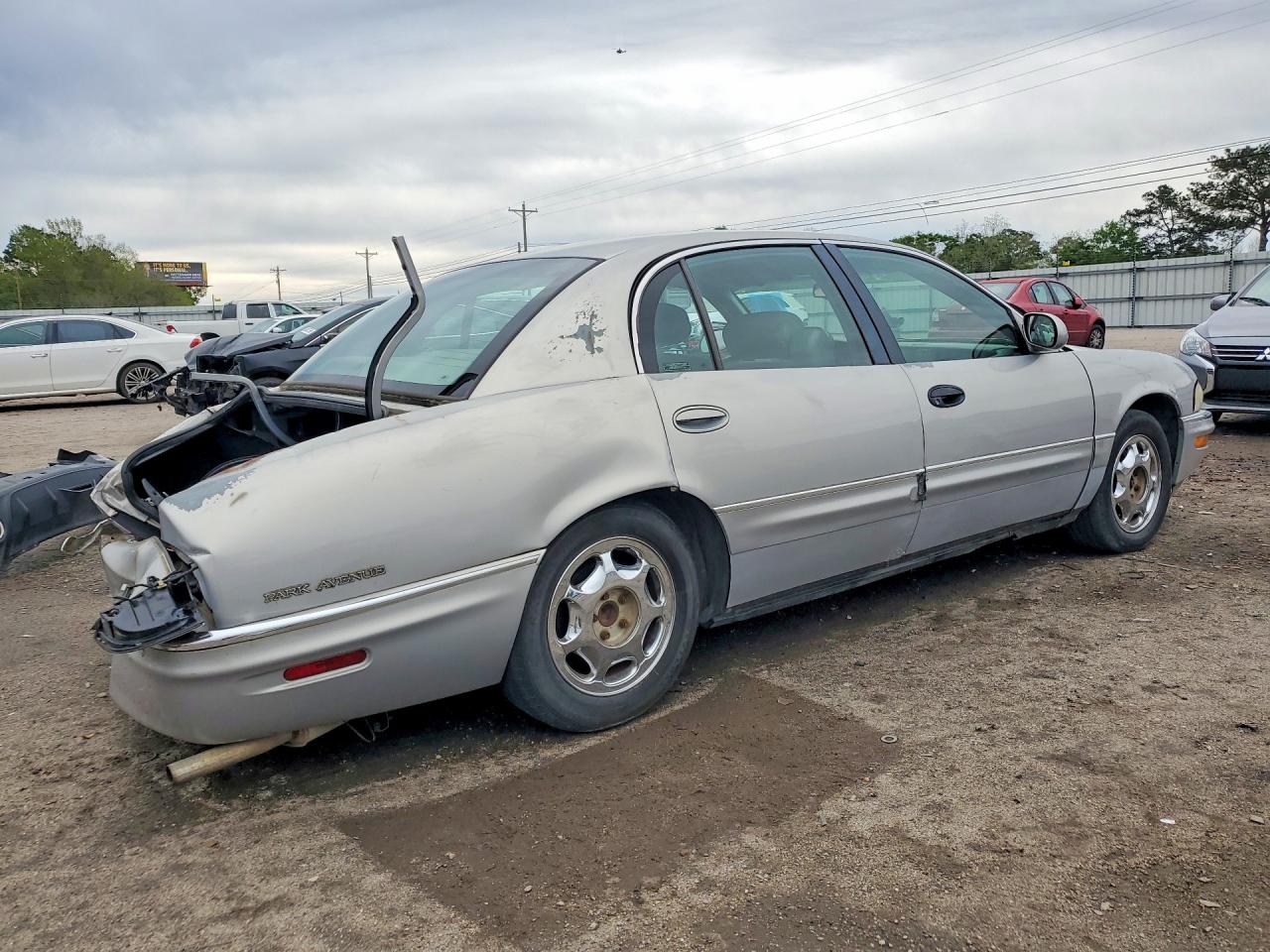 BUICK PARK AVENUE 1998 — 4