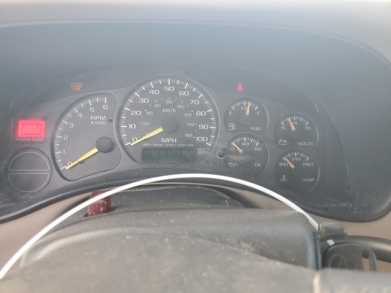 CHEVROLET SUBURBAN 2001 — 10