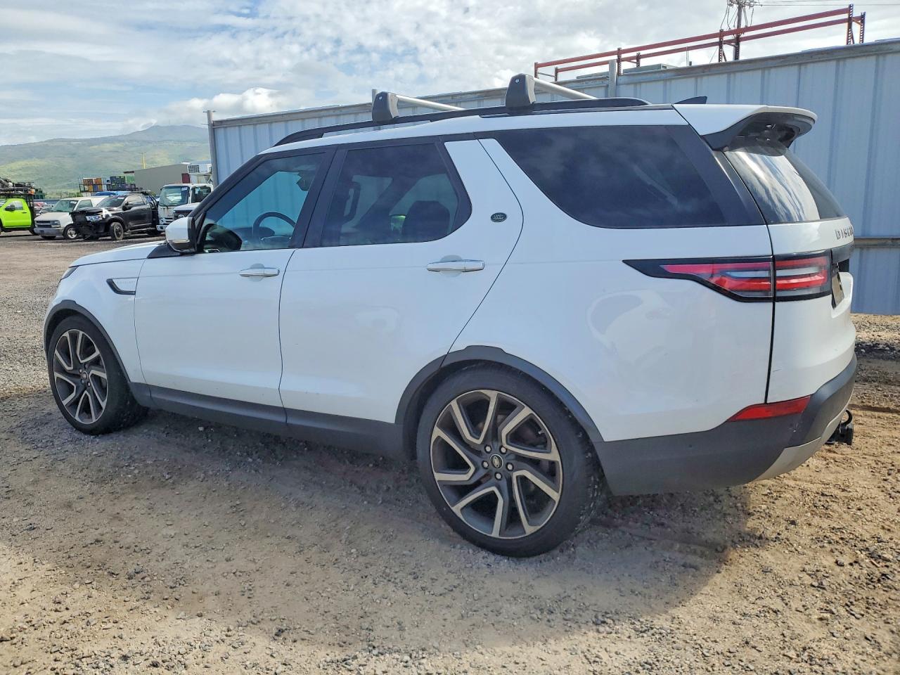 LAND ROVER DISCOVERY 2018 — 3