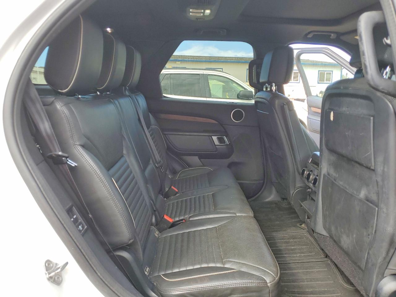 LAND ROVER DISCOVERY 2018 — 12