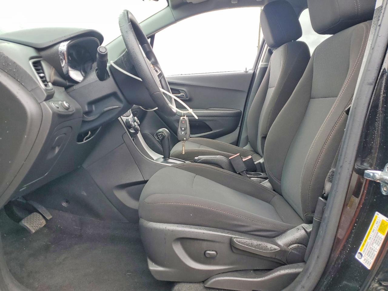 CHEVROLET TRAX 2021 — 8