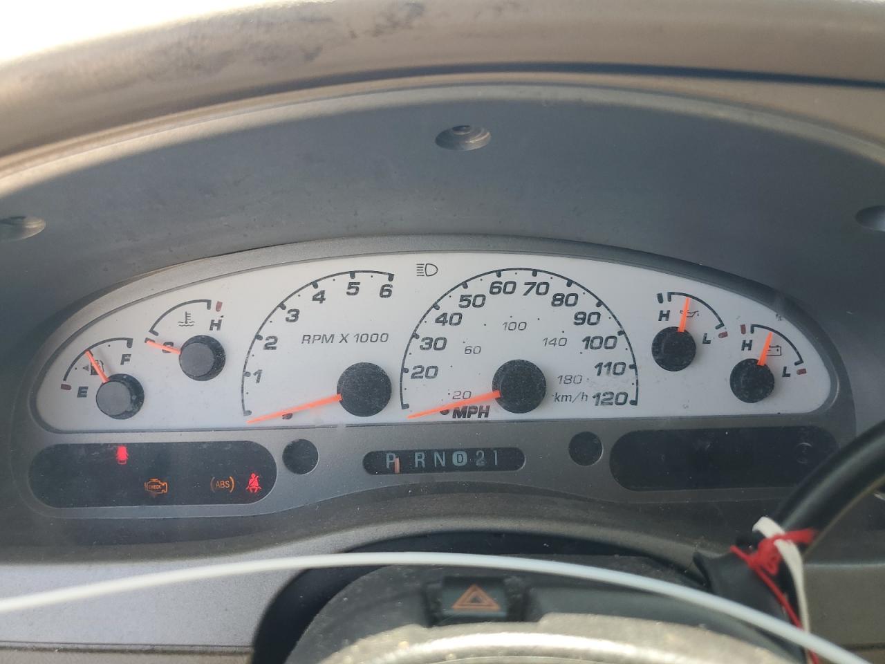 FORD EXPLORER SPORT TRAC 2004 — 10