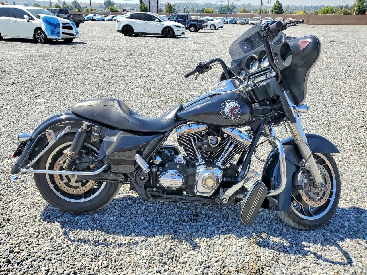 HARLEY-DAVIDSON FLHX 2011 — 2
