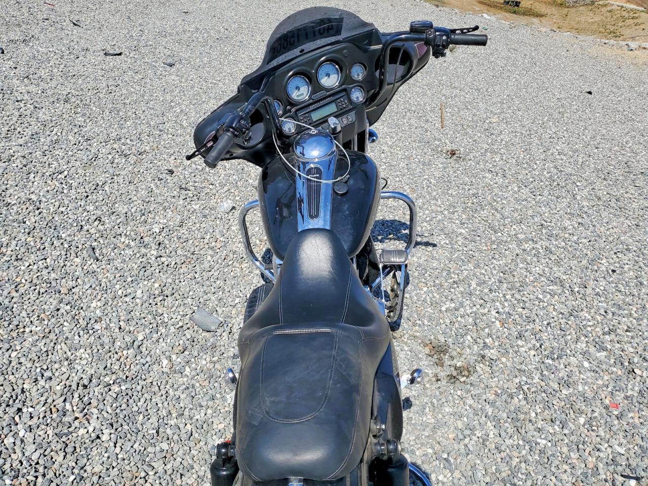 HARLEY-DAVIDSON FLHX 2011 — 7