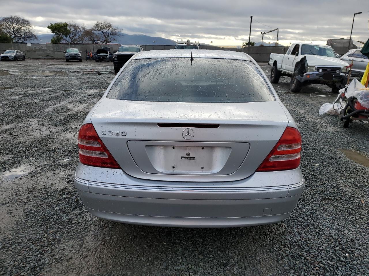 MERCEDES-BENZ C 2002 — 6