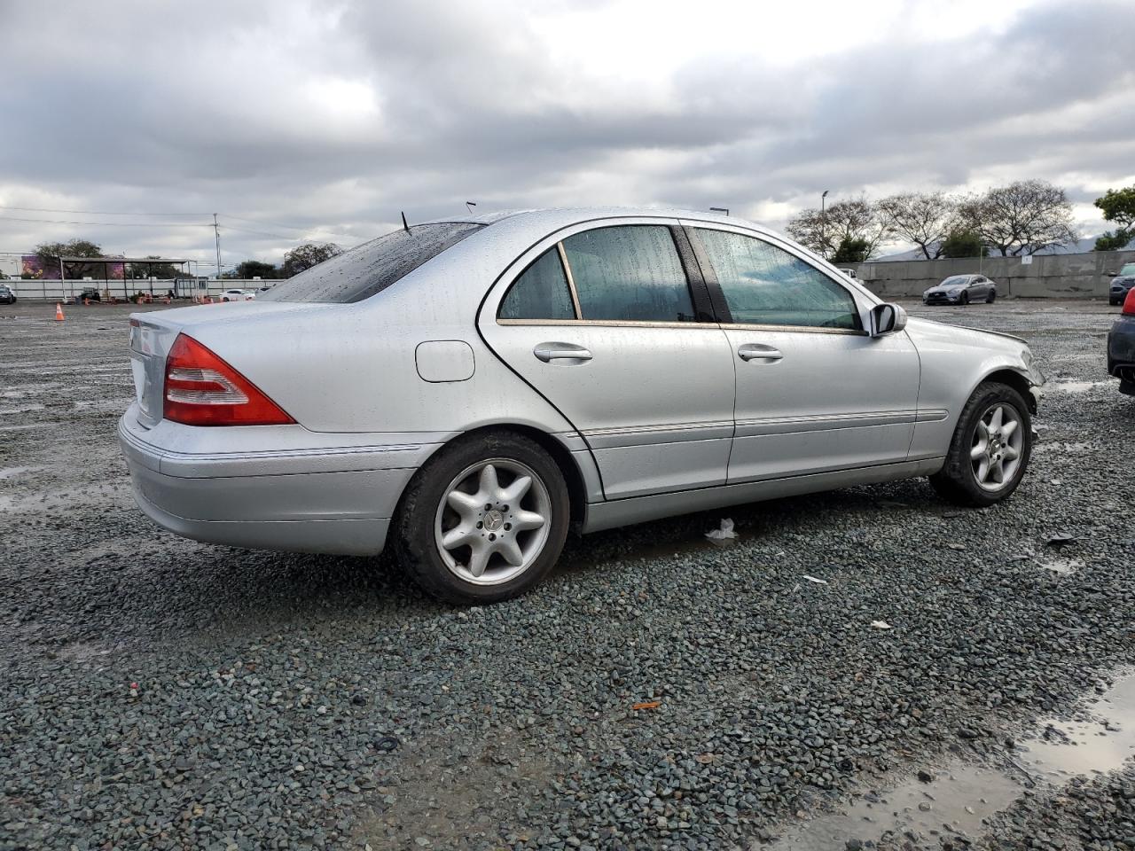MERCEDES-BENZ C 2002 — 3