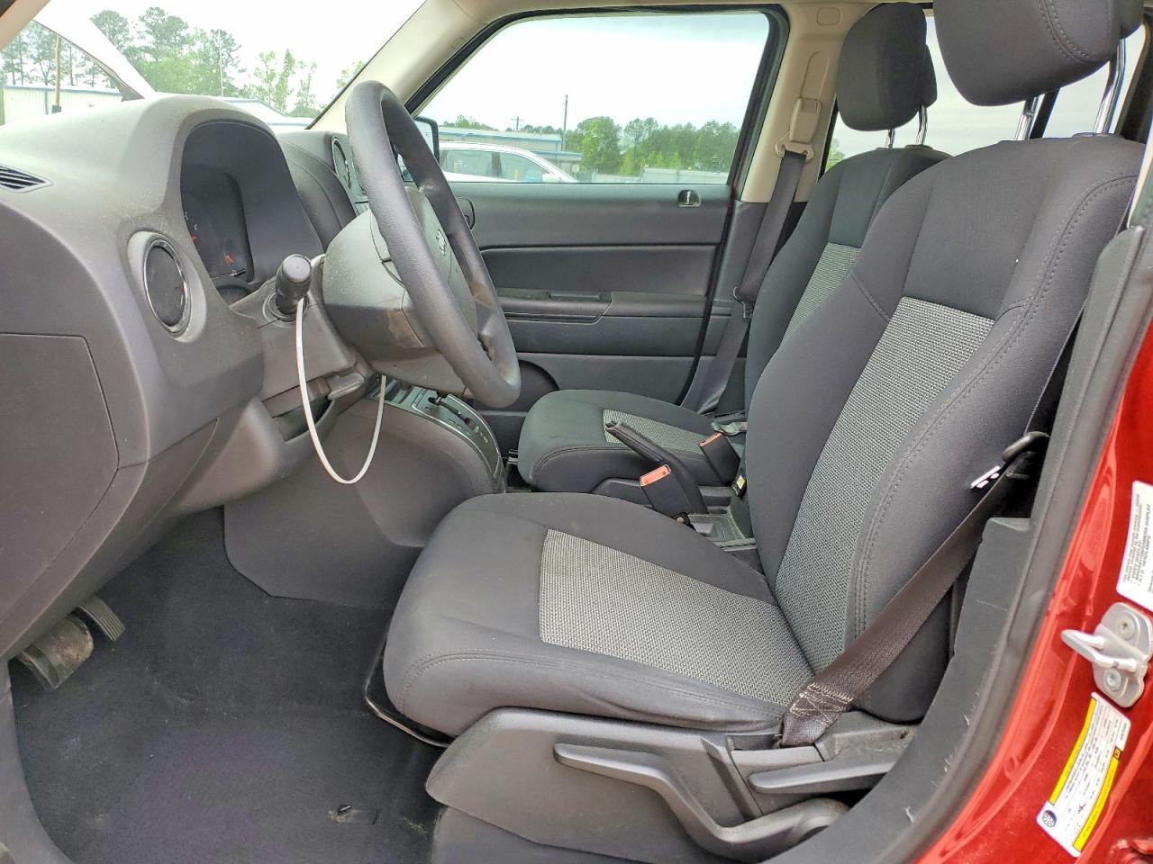 JEEP PATRIOT 2010 — 8