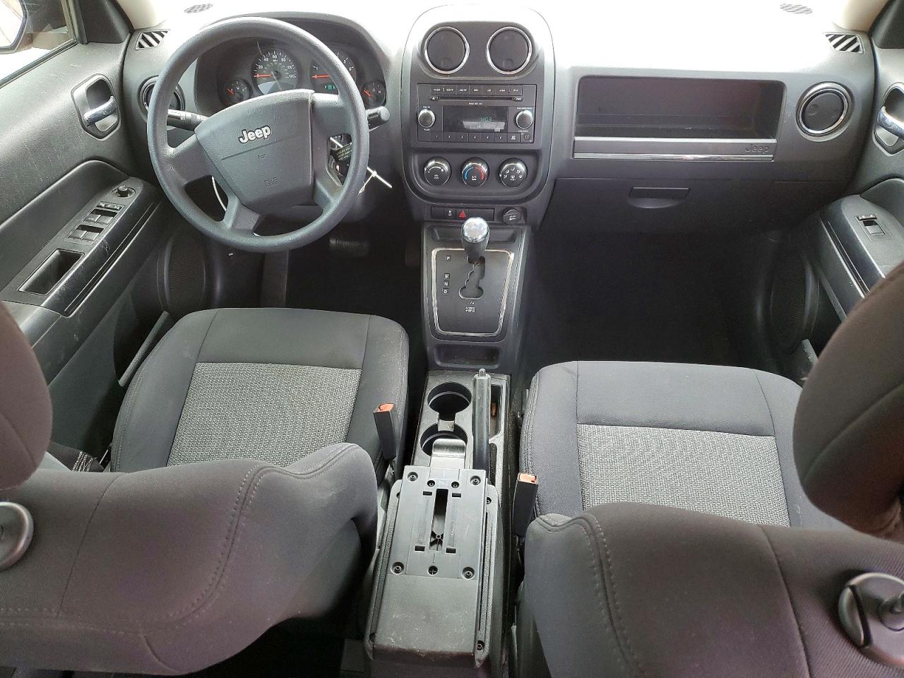 JEEP PATRIOT 2010 — 9