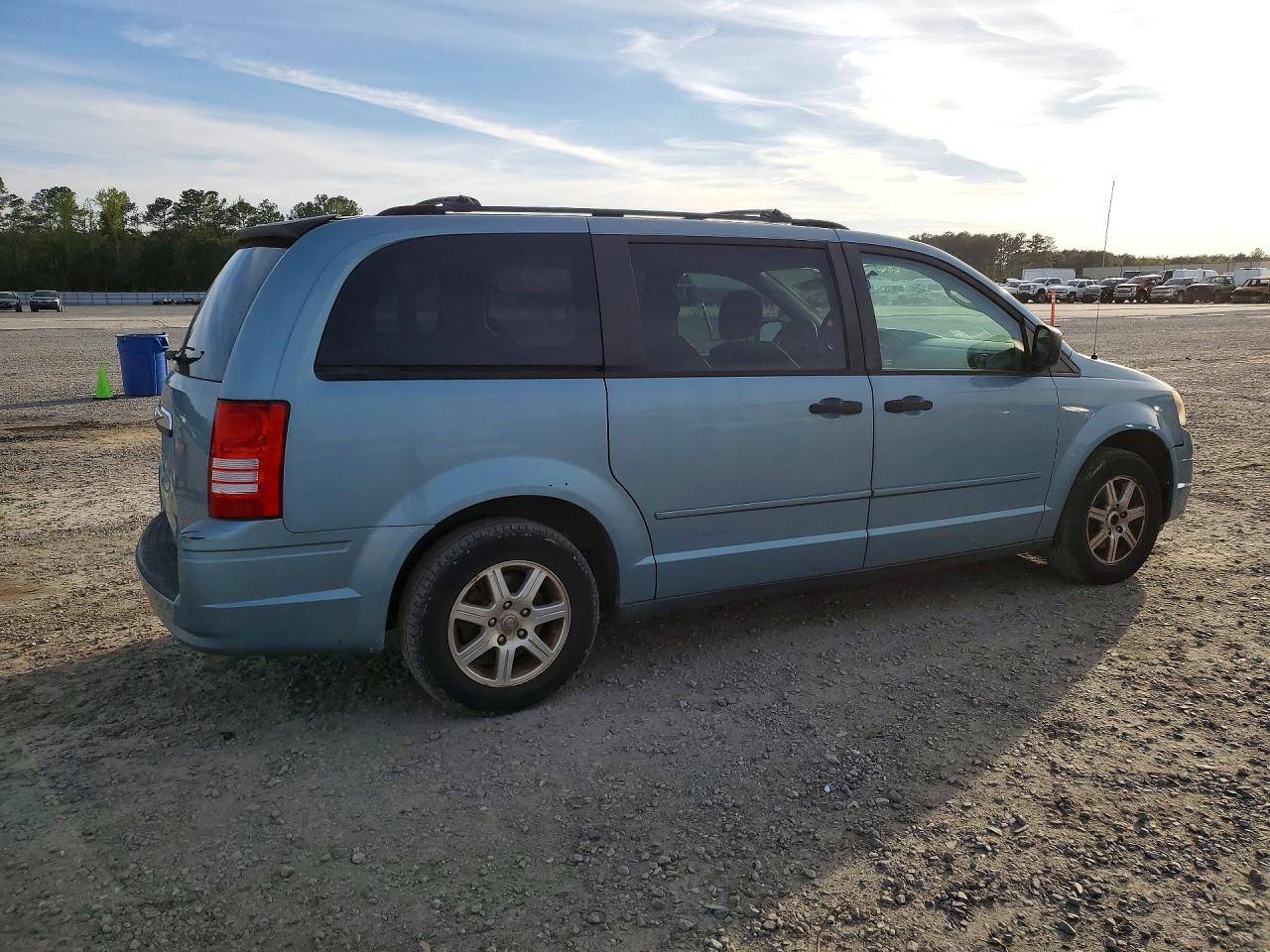 CHRYSLER TOWN & COUNTRY 2008 — 4