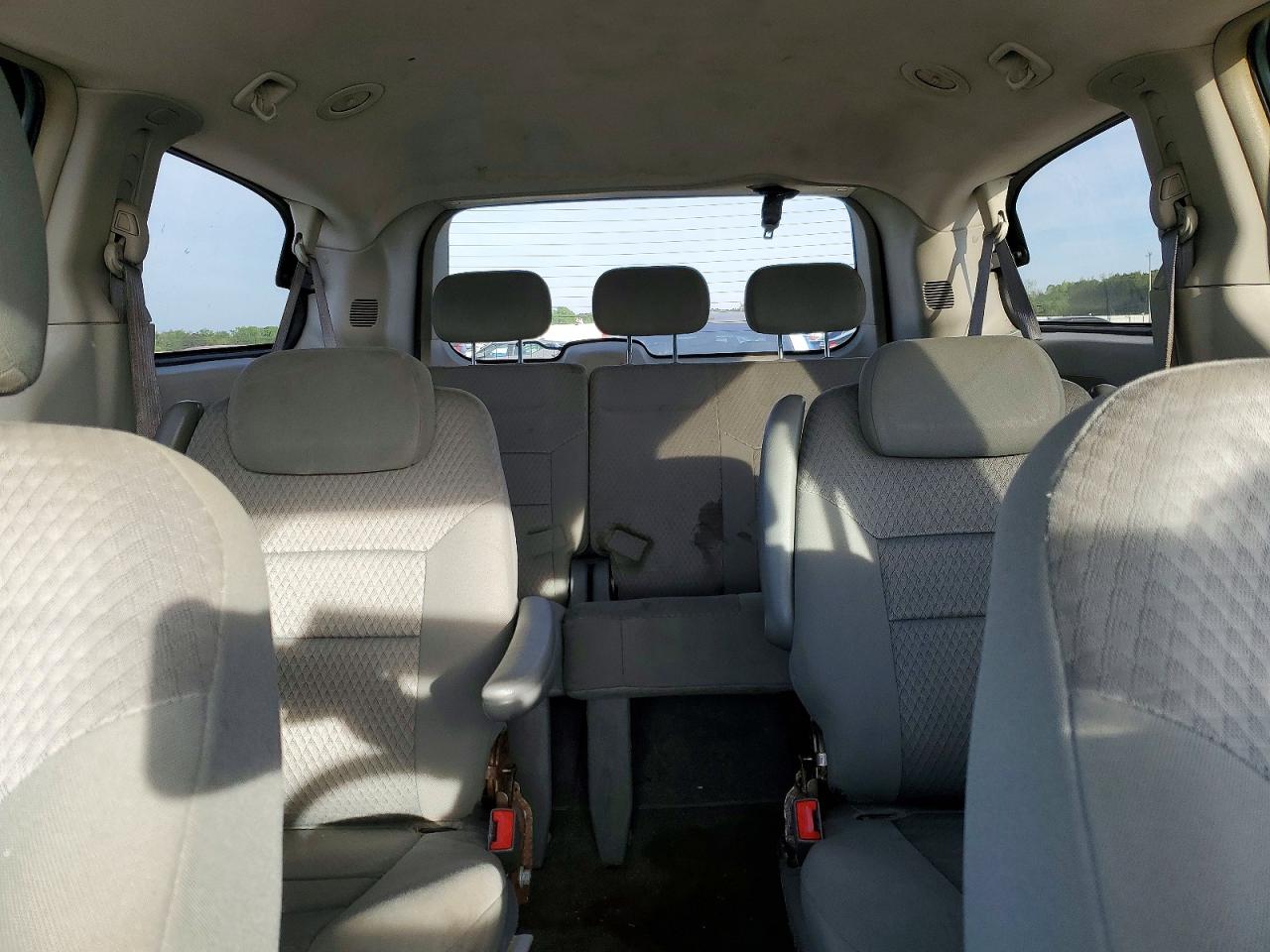 CHRYSLER TOWN & COUNTRY 2008 — 11