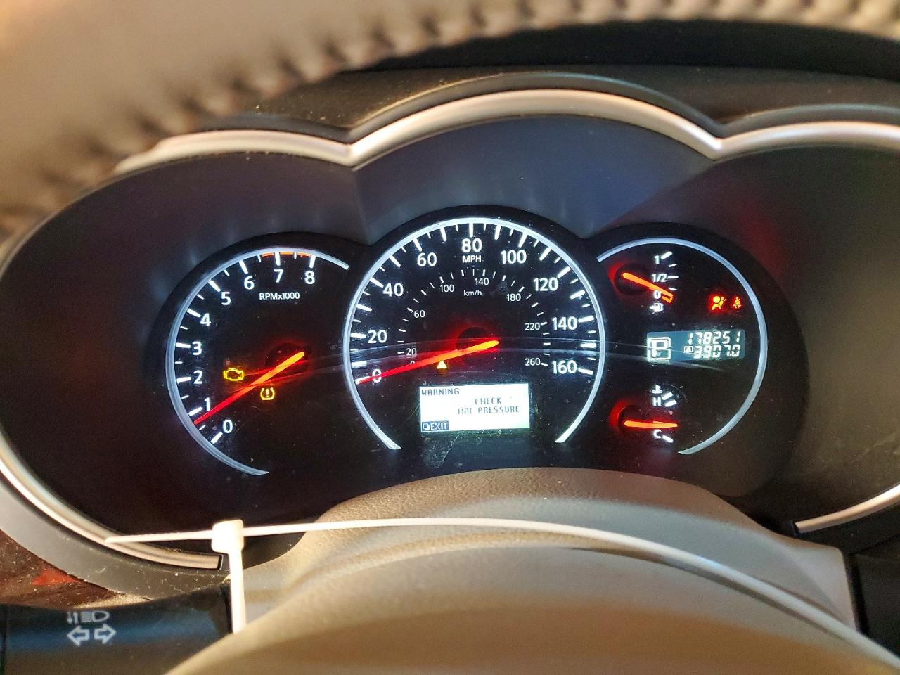 NISSAN QUEST 2013 — 10
