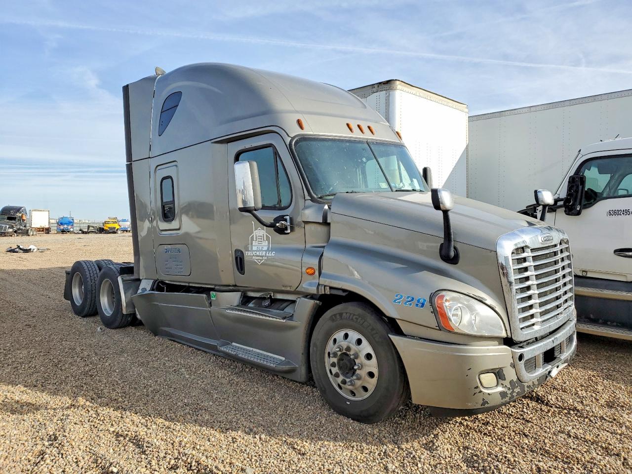 2020 FREIGHTLINER CASCADIA