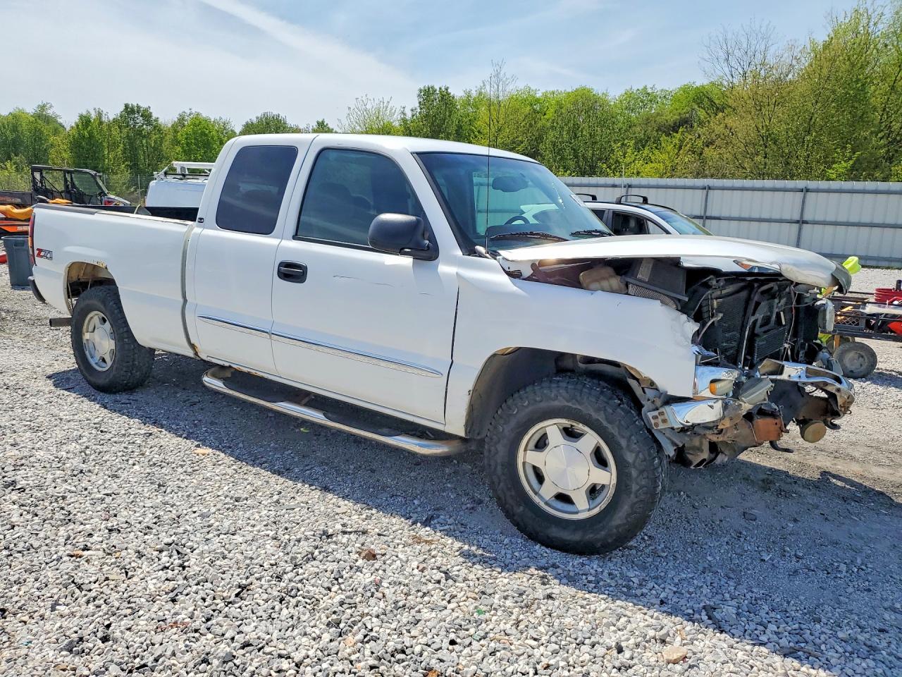 GMC NEW SIERRA 2004 — 5
