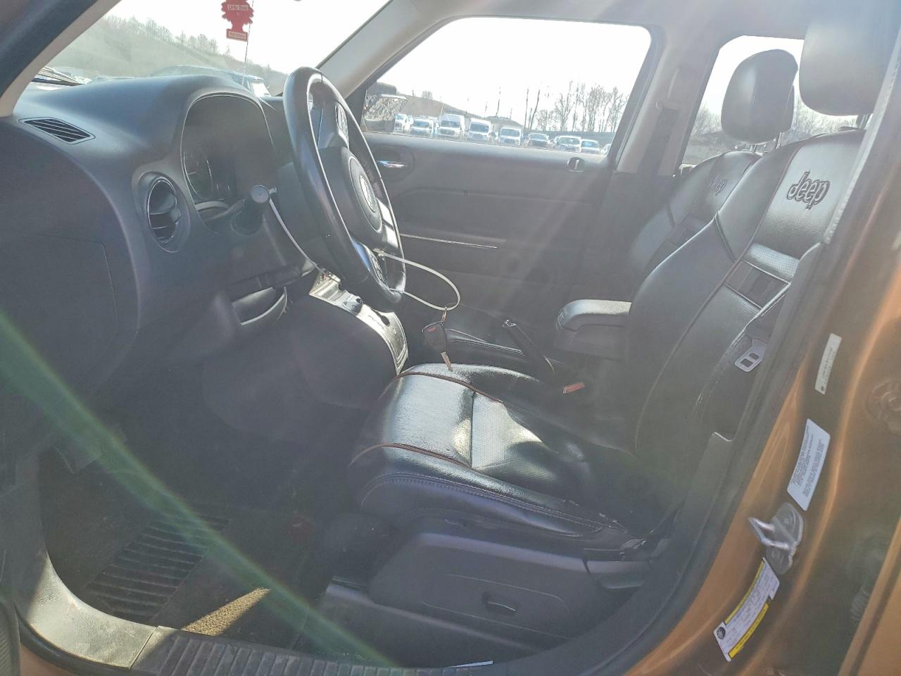 JEEP PATRIOT 2011 — 8