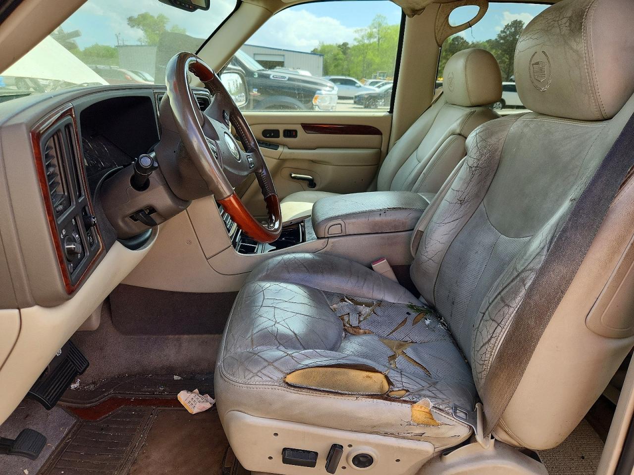 CADILLAC ESCALADE 2005 — 8