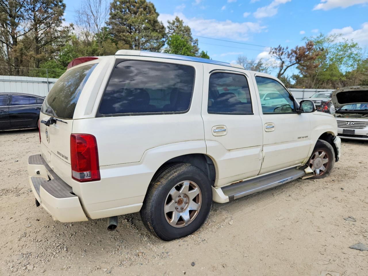 CADILLAC ESCALADE 2005 — 4
