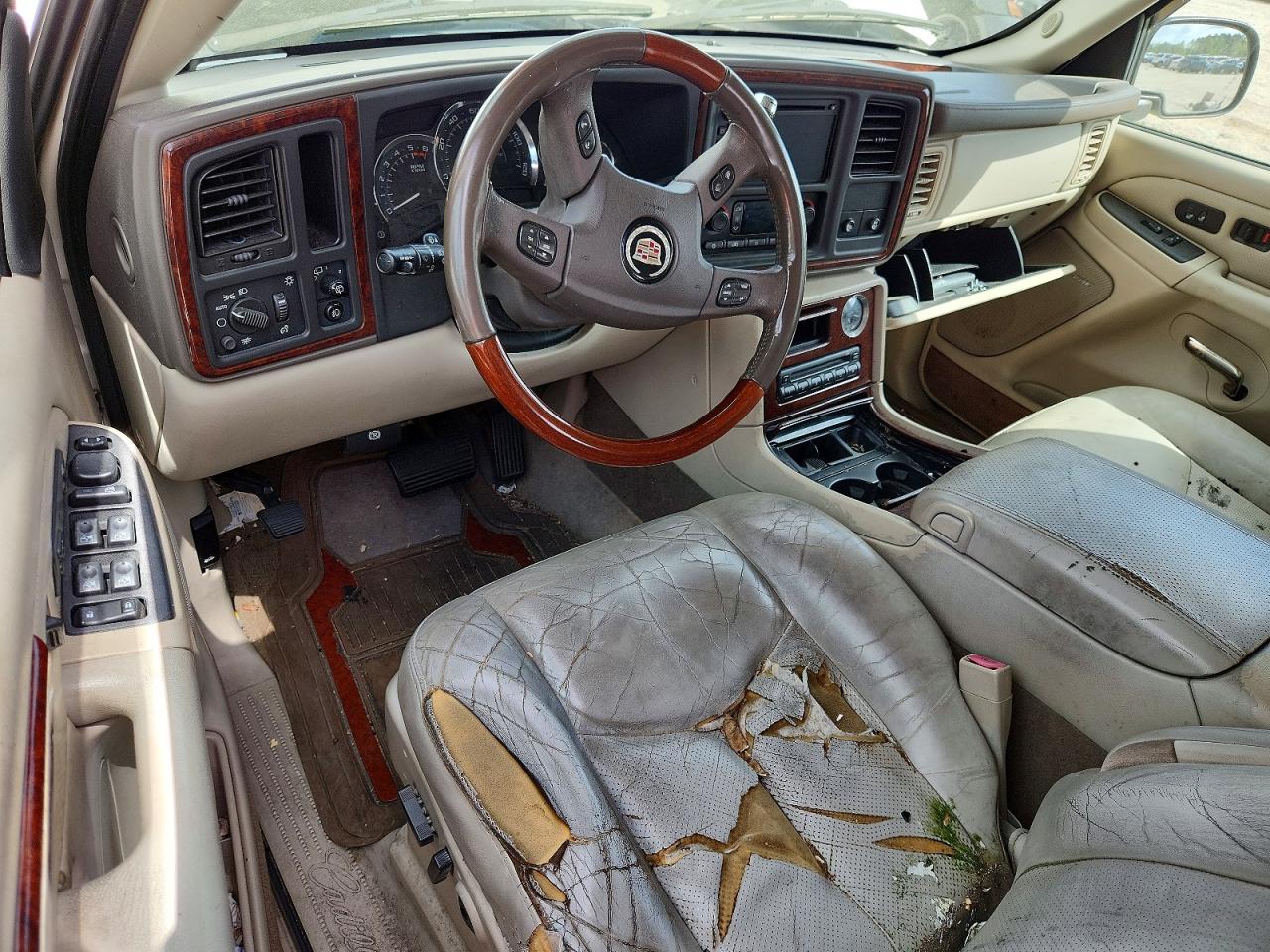 CADILLAC ESCALADE 2005 — 9