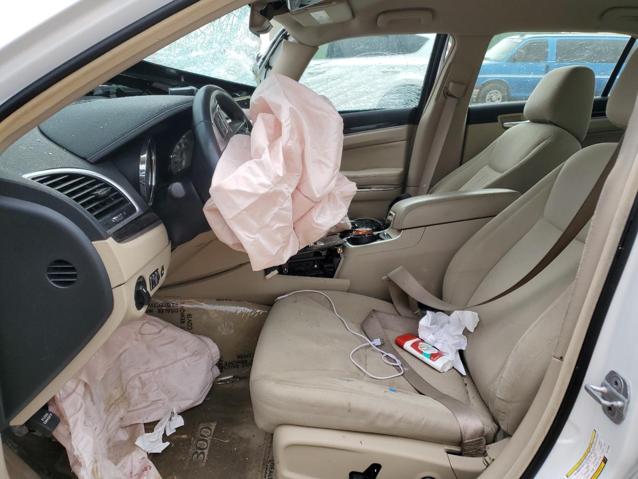 CHRYSLER 300 2012 — 8
