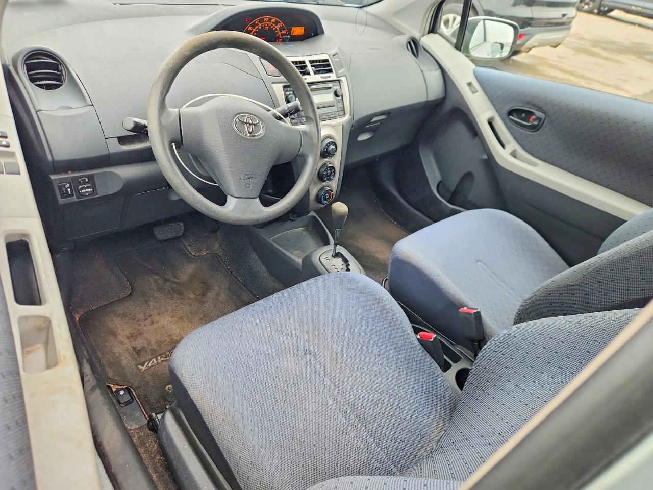 TOYOTA YARIS 2010 — 9