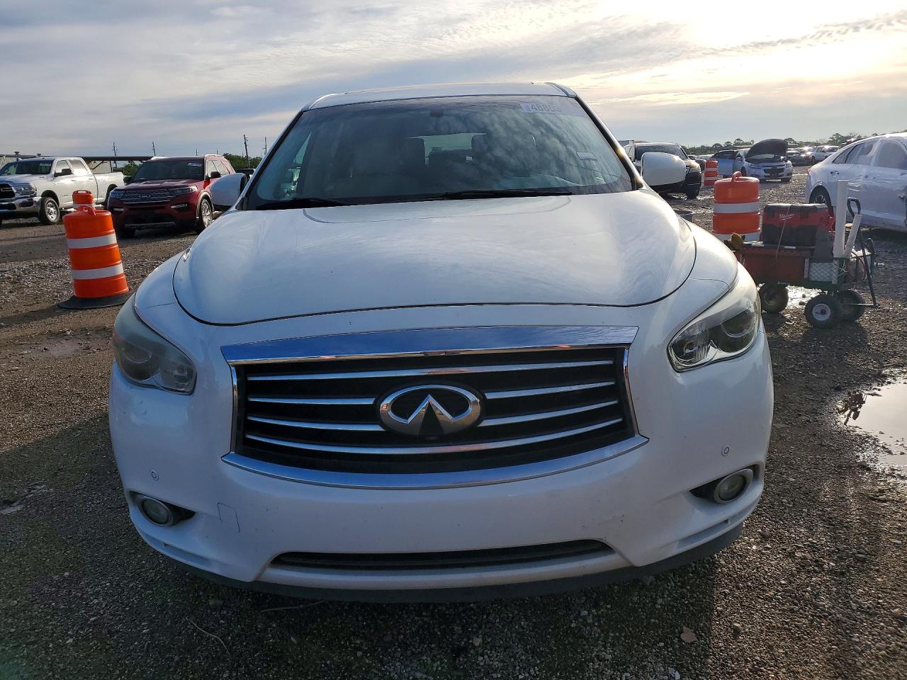 INFINITI JX35 2013 — 6