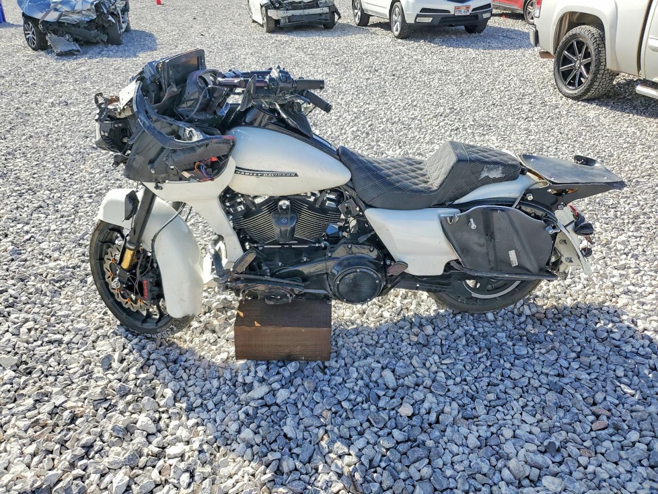 HARLEY-DAVIDSON FLTRXS 2018 — 4