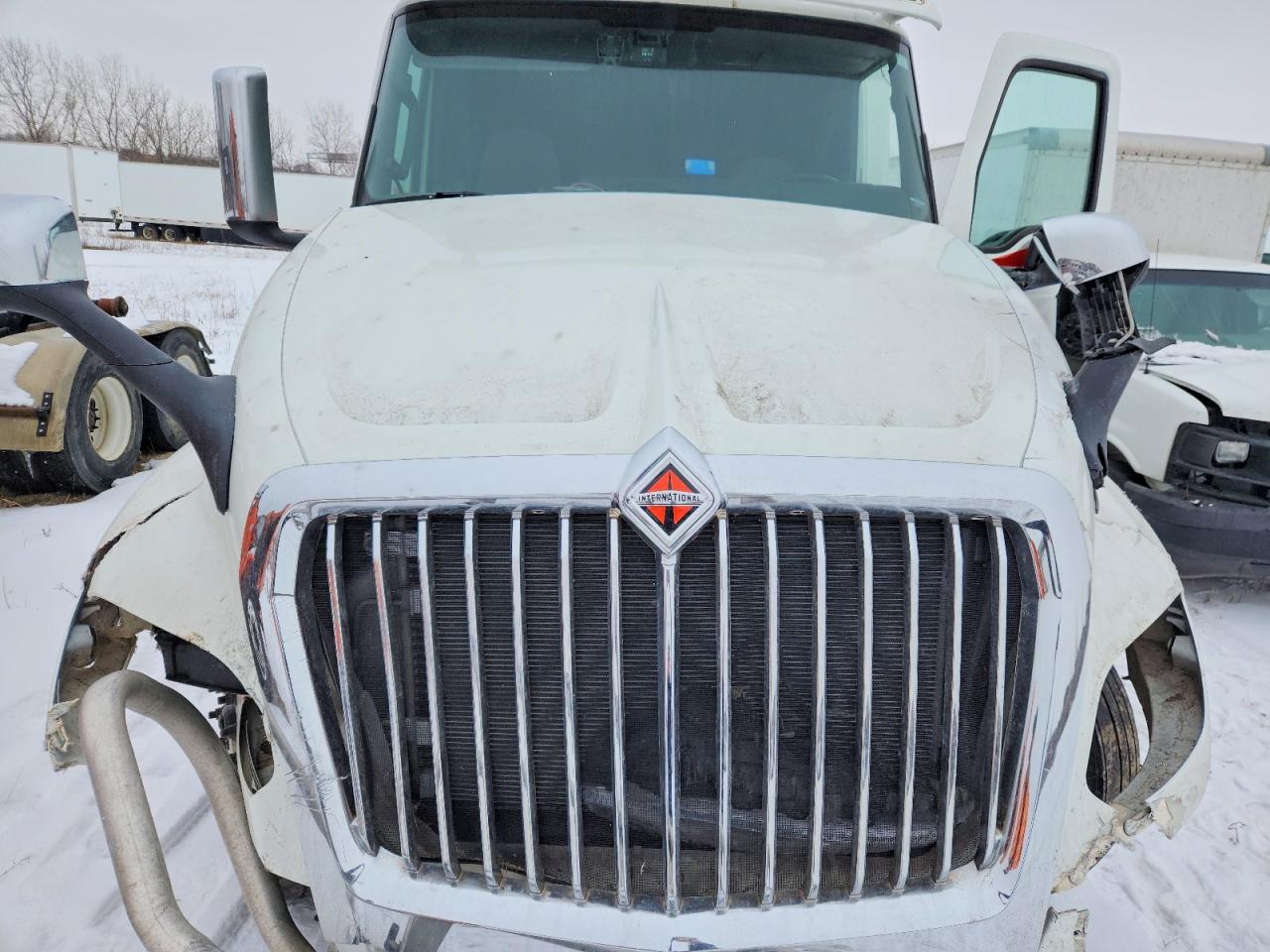 INTERNATIONAL LT625 2022 — 8
