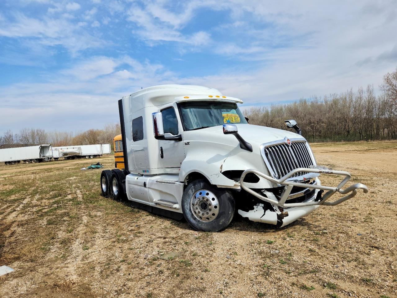 INTERNATIONAL LT625 2022 — 2