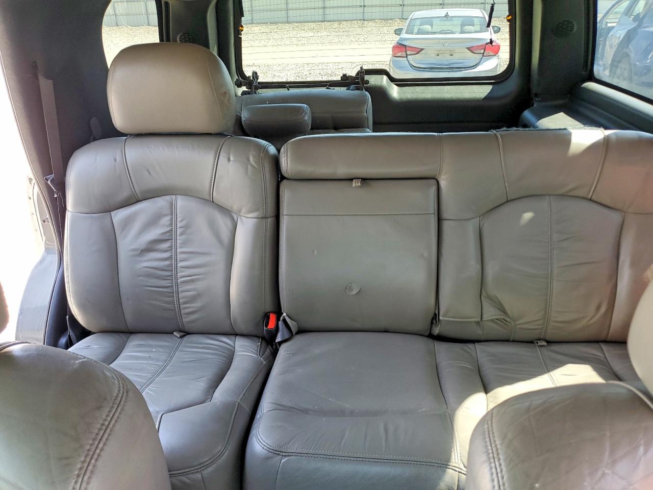 CHEV TAHOE 2001 — 11