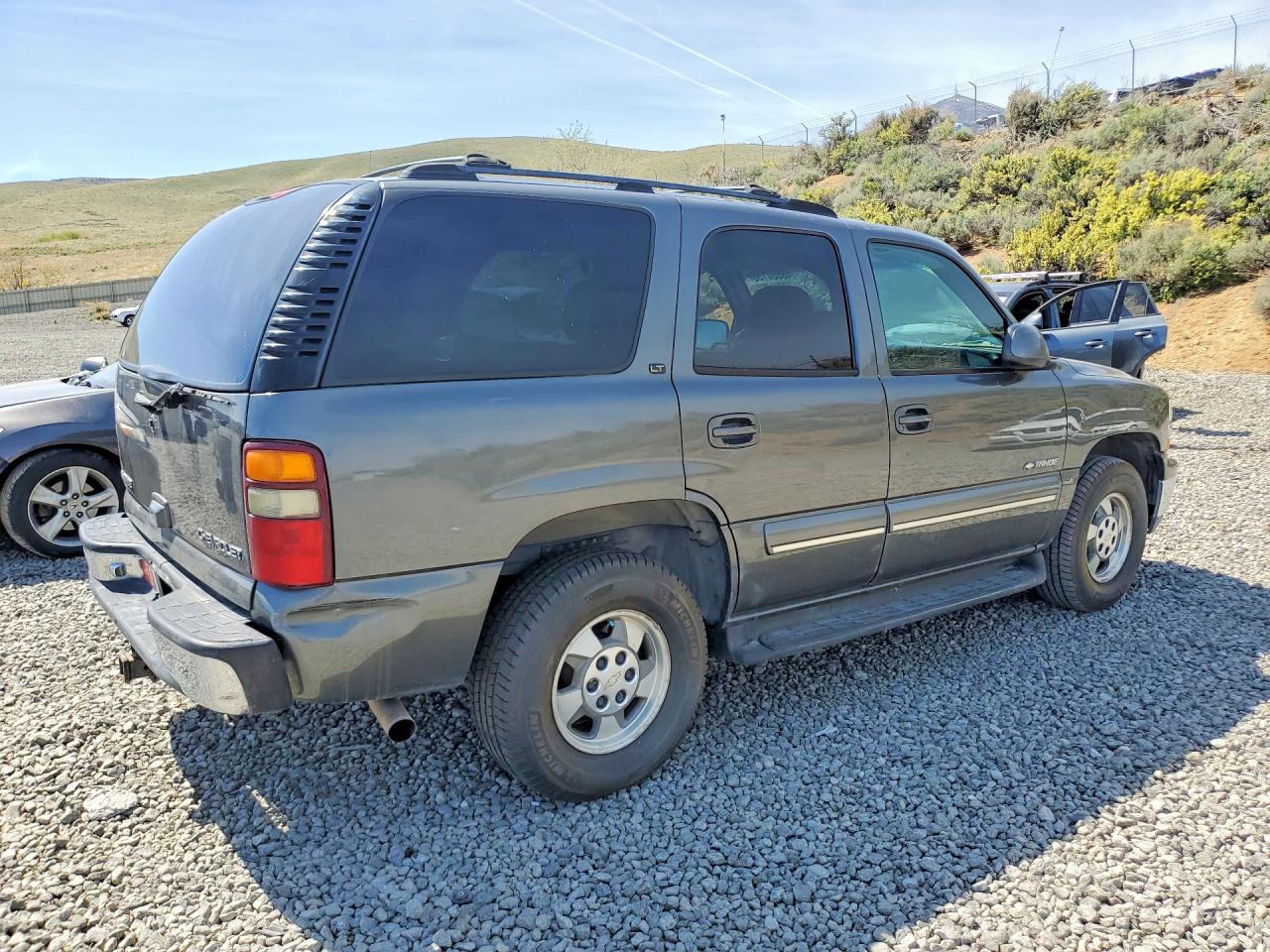 CHEV TAHOE 2001 — 4