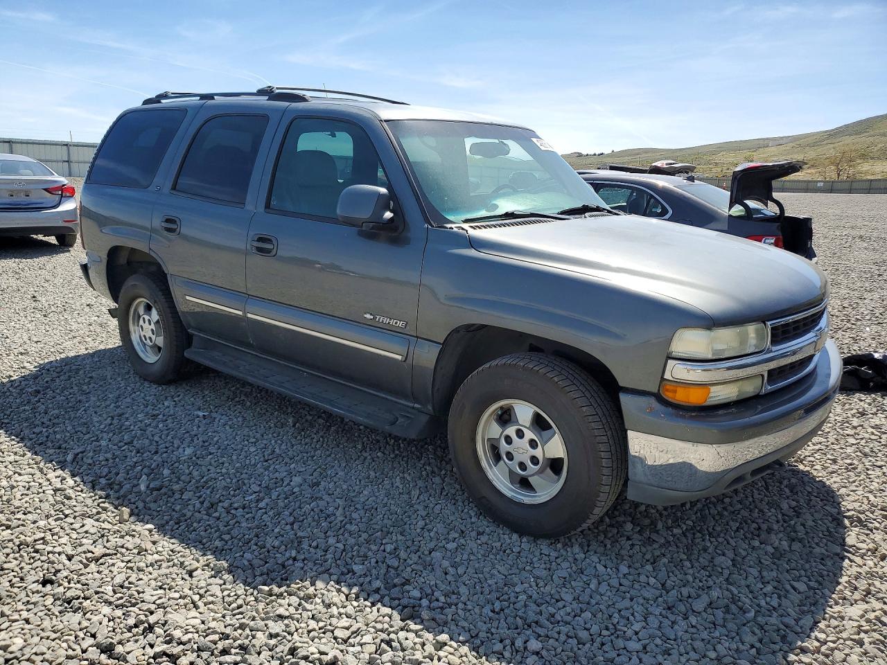 CHEV TAHOE 2001 — 5