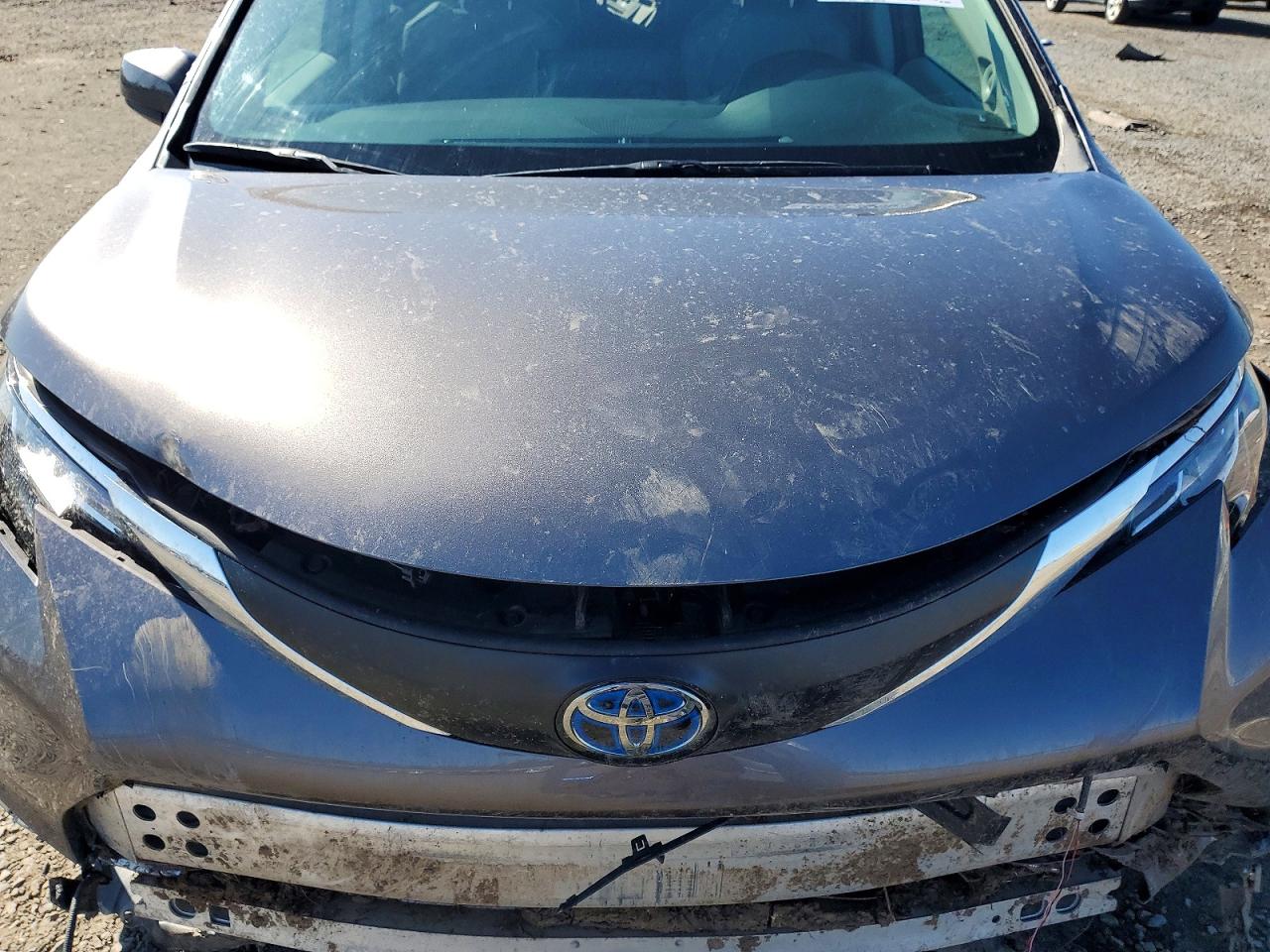 TOYOTA SIENNA 2022 — 13