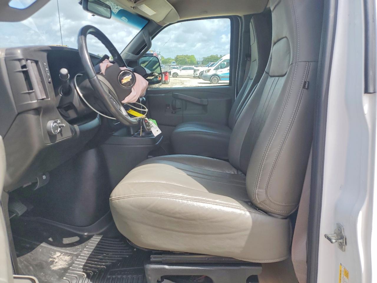 CHEVROLET EXPRESS G2500 2023 — 8