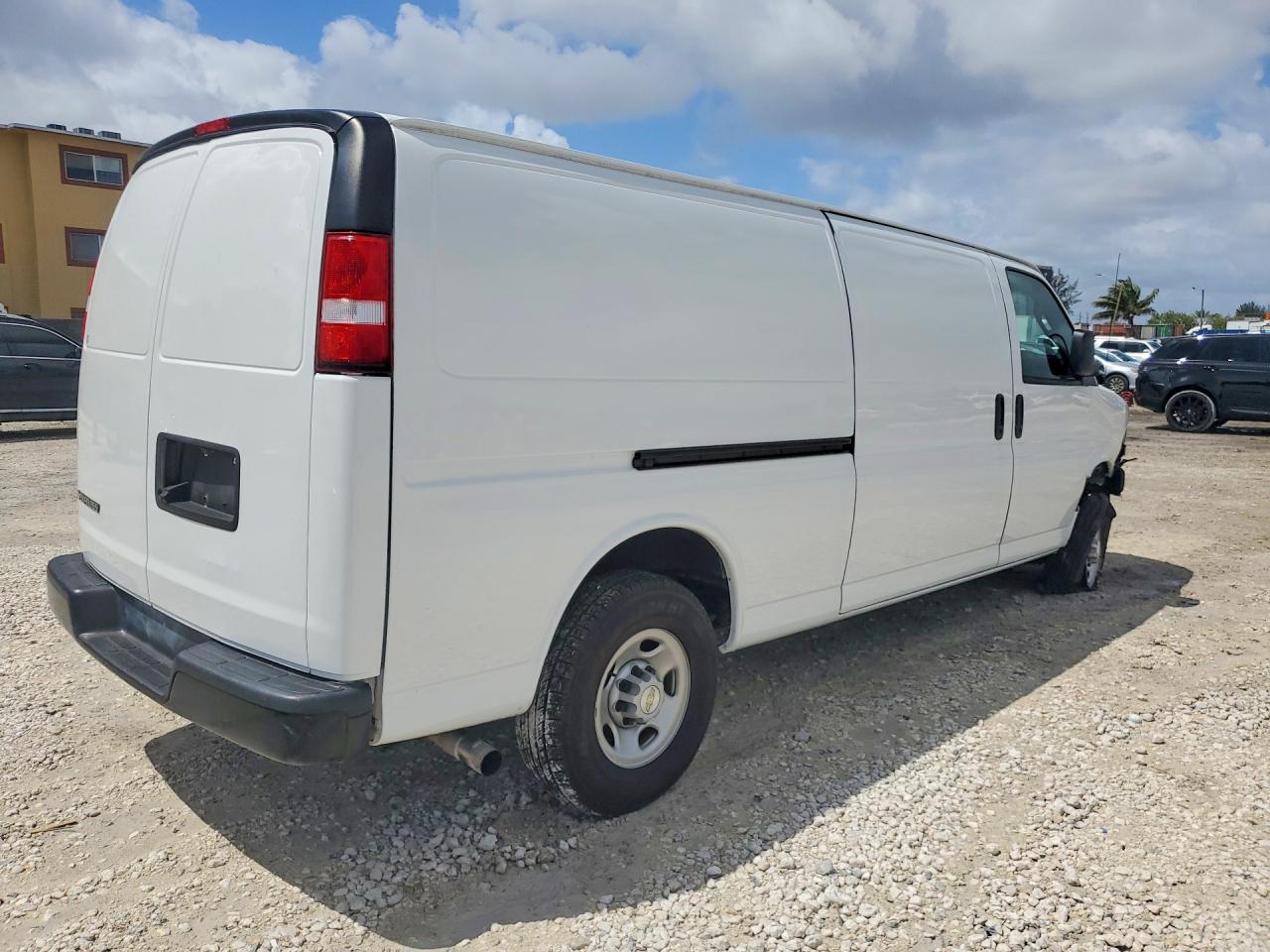 CHEVROLET EXPRESS G2500 2023 — 4