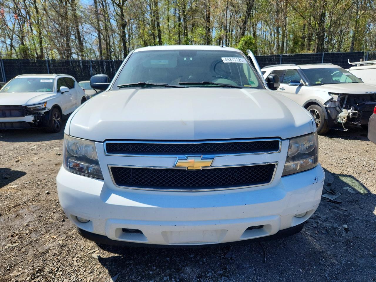CHEVROLET SUBURBAN 2011 — 6